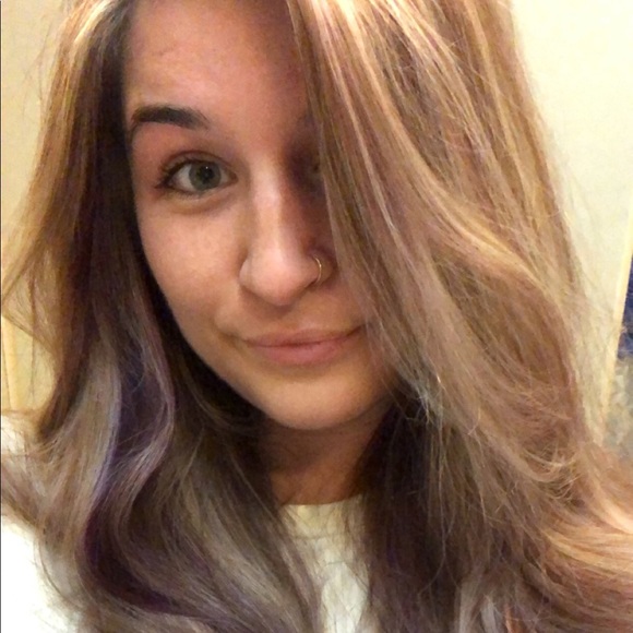 Meet your Posher, Hailey - Picture 1 of 1